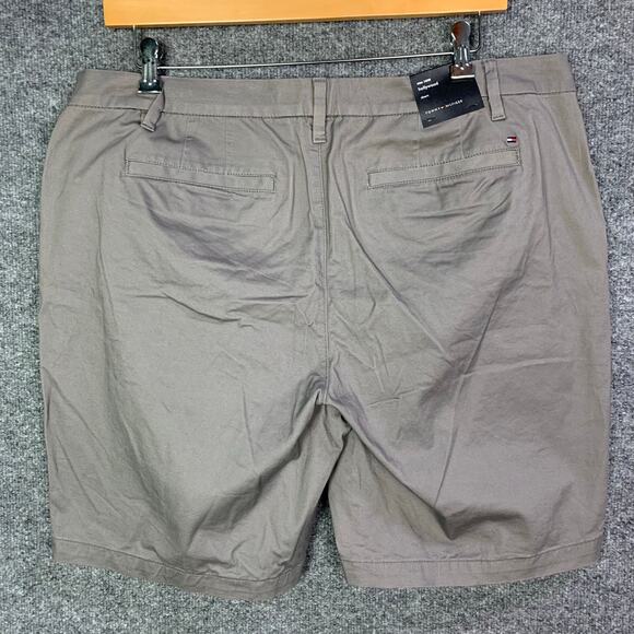 NEW Tommy Hilfiger Khaki Flat Front Chino Shorts Women’s 16W - Picture 2 of 11
